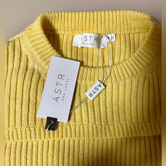 ASTR The Label Astoria Sweater Sunshine Yellow Size M. NWT - Picture 8 of 9